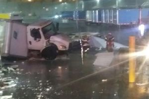 TRAGEDIJA U ZGRADI AMAZONA, IMA MRTVIH: Stravična oluja srušila zid od 35 metara, traga se za zarobljenim radnikom u ruševinama