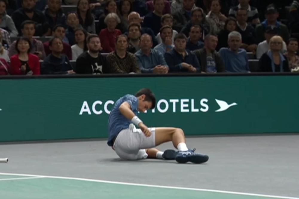 MUK U PARIZU! NOVAK ZAVRŠIO NA BETONU POSLE SERVISA ŠVAJCARCA: Đoković pao nakon poena Federera, CEO STADION ZANEMEO! (FOTO)