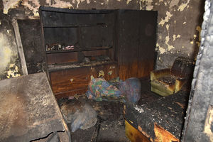 STRAVIČNA TRAGEDIJA U SENTI: Požar progutao porodičnu kuču, stradalo dete (8)