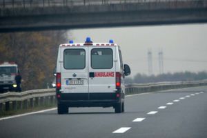 POSLE PADA SA 17 METARA: Povređeni radnik iz Čačka prebačen za Beograd