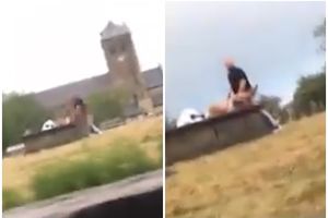 SEKS NA GROBLJU ZGROZIO PROLAZNIKE: Skinuo pantalone, položio ženu na grob, pa počela vrela akcija od 45 minuta! (VIDEO 18+)