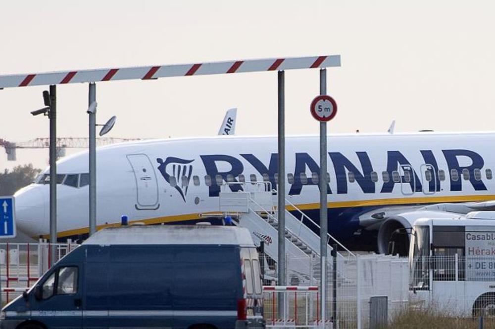 DUGOVI SPREČILI AVION DA POLETI: Francuske vlasti zaplenile avion Rajanera (FOTO)
