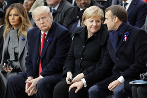 MAKRON JE DRŽAO GOVOR U PARIZU: Trampov izraz lica je ipak privukao najviše pažnje! (FOTO)