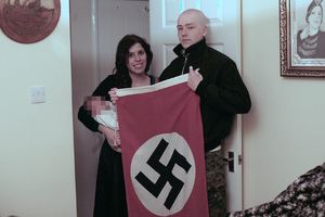 BEBU NAZVALI PO HITLERU: Osuđeni roditelji neonacisti, a sa njima i Danijel Bogunović! Članovi zabranjene grupe u Britaniji! (FOTO)