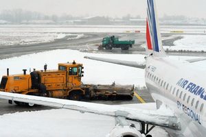 ZAROBILA IH SIBIRSKA ZIMA: 264 putnika krenulo iz Pariza za Kinu, ali se putovanje iz pakla produžilo na nekoliko dana!