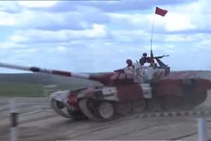 ON JE ČELIČNA PESNICA RUSKE ARMIJE: Pogledajte kako GAZI tenk T-72, glavna snaga kopnene vojske (VIDEO)