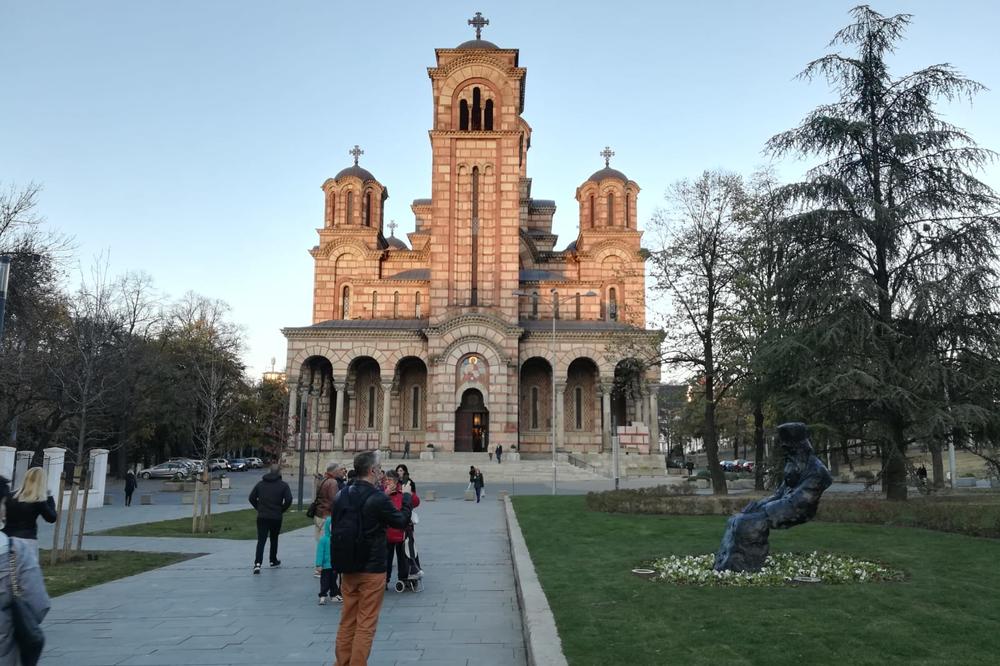 ZELENILO-BEOGRAD POČELO AKCIJU: Preparatom na bazi hlora dezinfikuju prestonicu