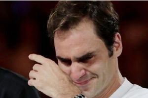 ŠOK U LONDONU: Federer u suzama napustio teren! Zverev u finalu! Nemac sada čeka Novaka! (VIDEO)