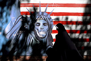 ISLAMSKA REPUBLIKA UZVRAĆA UDARAC: Iran uveo sankcije američkoj fondaciji