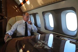 PUTINOVA DESNA RUKA OTKRIVA: Ovako ruski predsednik provodi vreme u avionu
