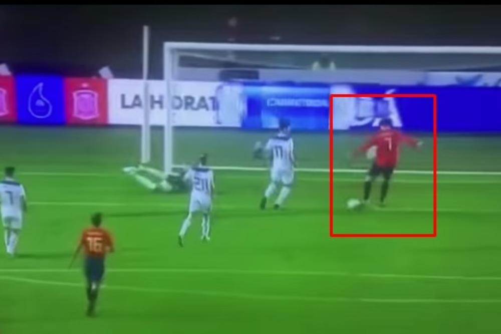 MORATA SE OBRUKAO ZA SVE PARE! Da li je moguće da je čovek OVO promašio?! (VIDEO)