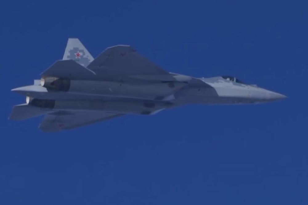 OBJAVLJEN SNIMAK LETA NAJNOVIJIH SUHOJA: Ovako Su-57 čuva nebo iznad Sirije (VIDEO)