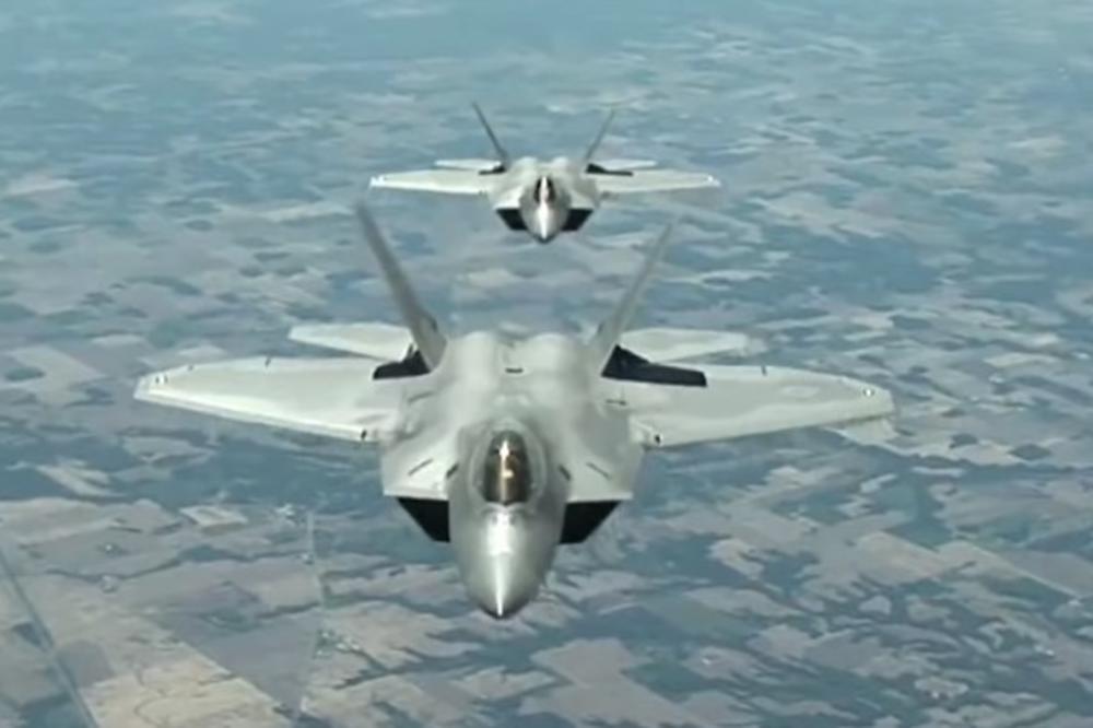 AMERIČKI BOMBARDER F-35 NADUVANA PRIČA AMERIČKE AVIJACIJE: Odličan avion, sa SAMO 966 NEDOSTATAKA koje Pentagon uporno krije! (VIDEO)