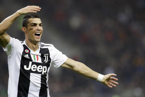 STAROJ DAMI PRIPAO TORINSKI DERBI: Ronaldo sa bele tačke doneo pobedu Juventusu protiv Torina! (VIDEO)