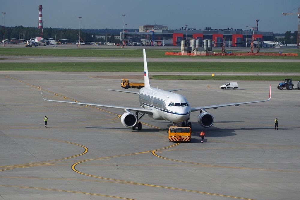 AVION PREGAZIO ČOVEKA NA PISTI: Nevakidašnja nesreća na moskovskom aerodromu