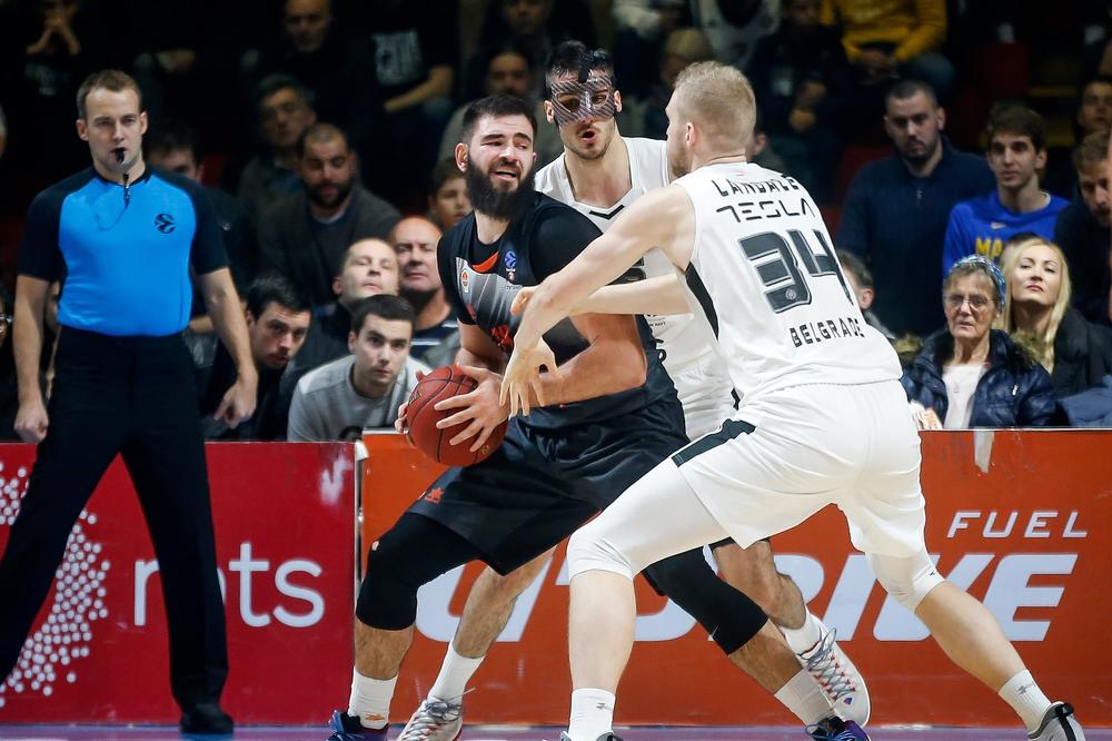 KOŠARKAŠU VALENSIJE ŽAO ŠTO JE PARTIZAN IZGUBIO: Saigrači nisu mogli da veruju kakvu atmosferu prave Grobari u Pioniru (KURIR TV)