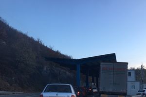JARINJE: Prolaze samo kamioni koji ne voze robu iz Srbije