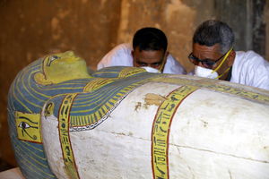 ČUDESNO OTKRIĆE U EGIPTU: U drevnoj grobnici nađene mumije u savršenom stanju, stare su više od 3.500 godina! (FOTO, VIDEO)