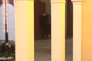 U SVAKOM RIJALITIJU SMUVA JEDNU: Miki mislio da ih kamere ne snimaju, pa navalio na Suzanu Perić! POLJUBAC KOJI ĆE UZDRMATI SRBIJU! (VIDEO)