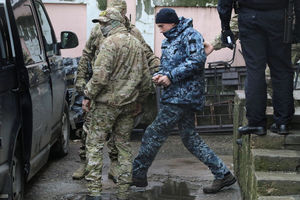 POČINJE ISPITIVANJE: 3 komandanta ukrajinskih ratnih brodova što su ušli u ruske vode prebačena u Moskvu