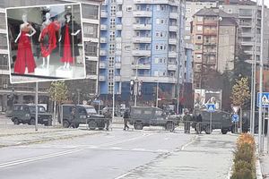 REPORTER KURIRA SA SRBIMA U MITROVICI, KFOR BLOKIRAO PRILAZ GLAVNOM MOSTU: Čitav južni deo grada okićen zastavama sa dvoglavim orlom, Albanci danas slave Dan zastave (FOTO)