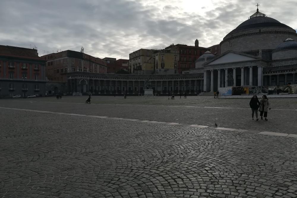 PROMENA PLANA U POSLEDNJEM MOMENTU: Delije u Napulju se neće okupiti na glavnom Trgu! Skup je pomeren na drugo mesto (KURIR TV)