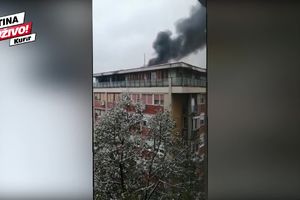 DRAMA U KRAGUJEVCU: Veliki požar izbio na privatnoj kući u naselju Erdoglija! Gusti crni dim kulja sa krova! (KURIR TV)