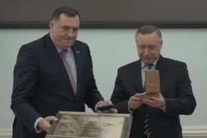 SVEČANO U RUSIJI: Dodik dobio  Značku zasluga Sankt Peterburga (VIDEO)