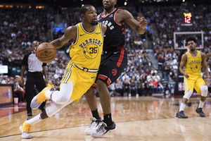 PRAVI KOŠARKAŠKI SPEKTAKL: Toronto gledao kako Durant ubacuje preko 50 poena, pa pobedili Golden Stejt (VIDEO)