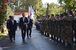 SVEČANOST U NIKOZIJI: Predsednik Vučić pred predsedničkom palatom dočekan uz najviše državne počasti