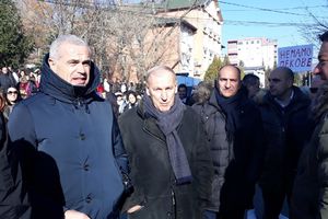 PREDSTAVNICI ZVEZDE NA KOSOVU I METOHIJI: Džajić, Terzić i Mrkela u poseti Kosovskoj Mitrovici (KURIR TV)