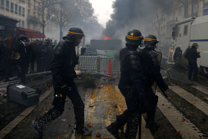 KAD JE FRKA, NE BIRAJU GDE ĆE, BEZ BLAMA: Katar neće biti srećan kad vidi šta su policajci radili po njihovoj ambasadi u Parizu! (FOTO)