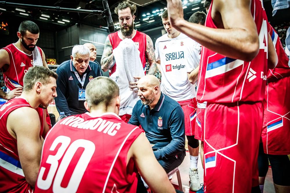 ORLOVI SLETELI U BEOGRAD: Srpski košarkaši dočekani aplauzom