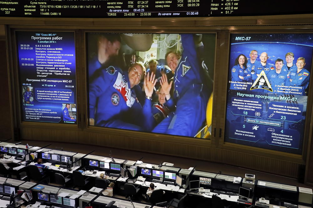 USPEŠAN LET U SVEMIR: Sojuz bezbedno pristao na Međunarodnu kosmičku stanicu! (FOTO)