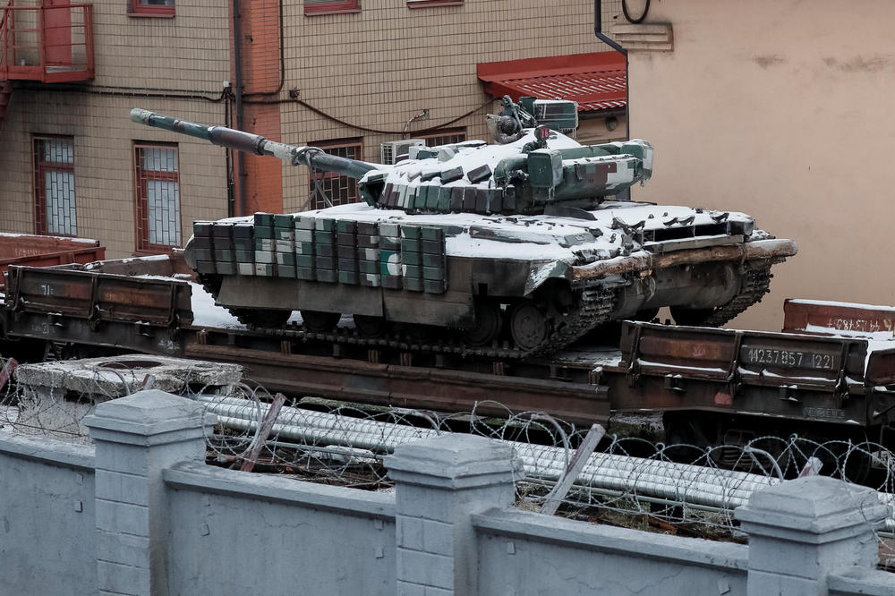 MILICIJA LUGANSKA UPOZORAVA: U Donbas stigli vojnici u uniformama NATO! Tenkovi i haubice se gomilaju na kontakt-liniji! (FOTO)