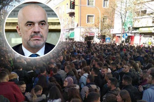 PROTESTI U ALBANIJI, HILJADE MLADIH NA ULICAMA! Studenti i profesori POSTAVILI RAMI ULTIMATUM: (FOTO, VIDEO)