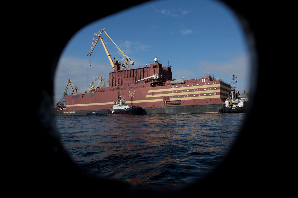 RUSKO ČUDO SPREMNO ZA ARKTIK: Puštena u rad prva plutajuća nuklearna elektrana na svetu (VIDEO)