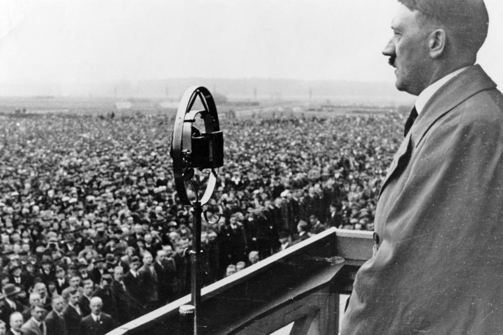 NOSTRADAMUS JE PREDVIDEO PRVI I DRUGI SVETSKI RAT: Evo kako je klanicu i Hitlera najavio 400 godina ranije, a šta je rekao o TREĆOJ APOKALIPSI!