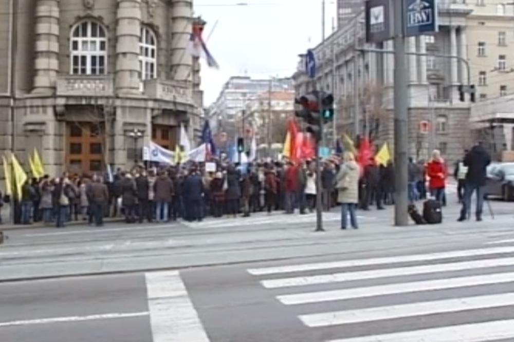 PROTEST ISPRED VLADE SRBIJE: Ovo su zahtevi prosvetnih radnika!