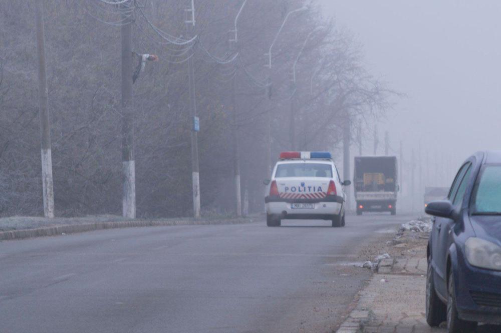 PLJAČKALI KAO U FILMOVIMA: Popeli se na kamion u pokretu nasred auto-puta u Rumuniji i pokrali vrednu robu!