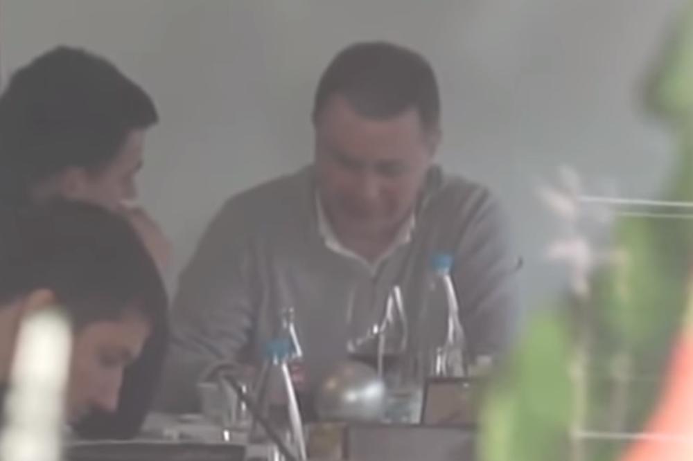 NOVINARI SNIMILI GRUEVSKOG U BUDIMPEŠTI: Sedeo u restoranu, pa uleteo brzo u kola da izbegne njihova pitanja (VIDEO)