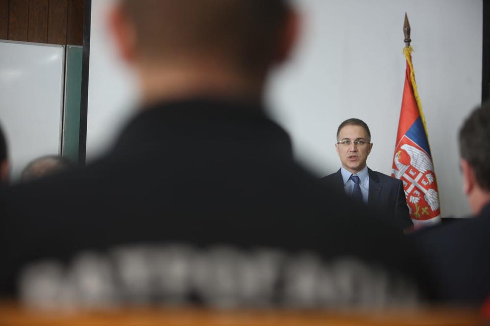MINISTAR STEFANOVIĆ: Vozila Kfora dodatno zastrašuju Srbe na Kosovu