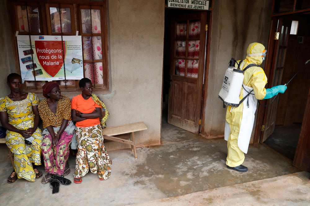 POŠAST PONOVO HARA AFRIKOM: Više od 300 ljudi umrlo od ebole u Kongu