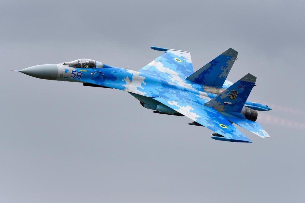 SRUŠIO SE BORBENI AVION U UKRAJINI: Pilot poginuo, Su-27 pao prilikom pokušaja sletanja!