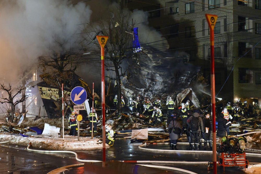 STRAVIČNA EKSPLOZIJA U JAPANU: Povređeno 42! Restoran odleteo u vazduh, a urušile se i okolne zgrade! (FOTO)