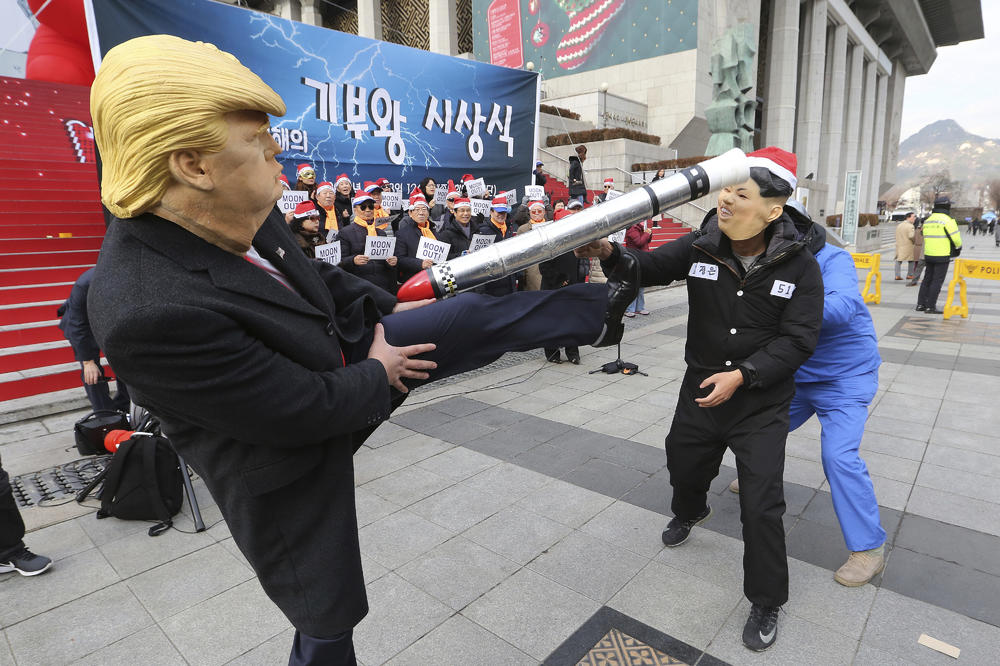 TRAMP I KIM DŽONG-UN SE POTUKLI U SEULU: Neverovatne scene na ulicama prestonice Južne Koreje! (FOTO)