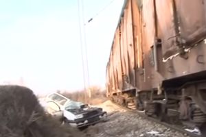 STRAVIČNA NESREĆA U SKOPLJU: Teretni voz pregazio policajca (VIDEO)