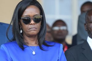 MUGABEOVOJ ŽENI PRETI ROBIJA: Izdat nalog za hapšenje Grejs Mugabe zbog napada na manekenku!