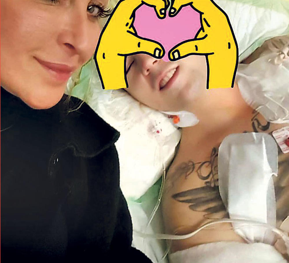 Selfi iz bolnice... Vilotijević sa majkom