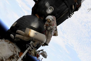 RUPA NA KAPSULI U SVEMIRU NASTALA IZNUTRA: Ruski astronaut odbacio ideju da su astronauti mogli da izbuše otvor, oko čega su NASA i Roskosmos zavarničili!